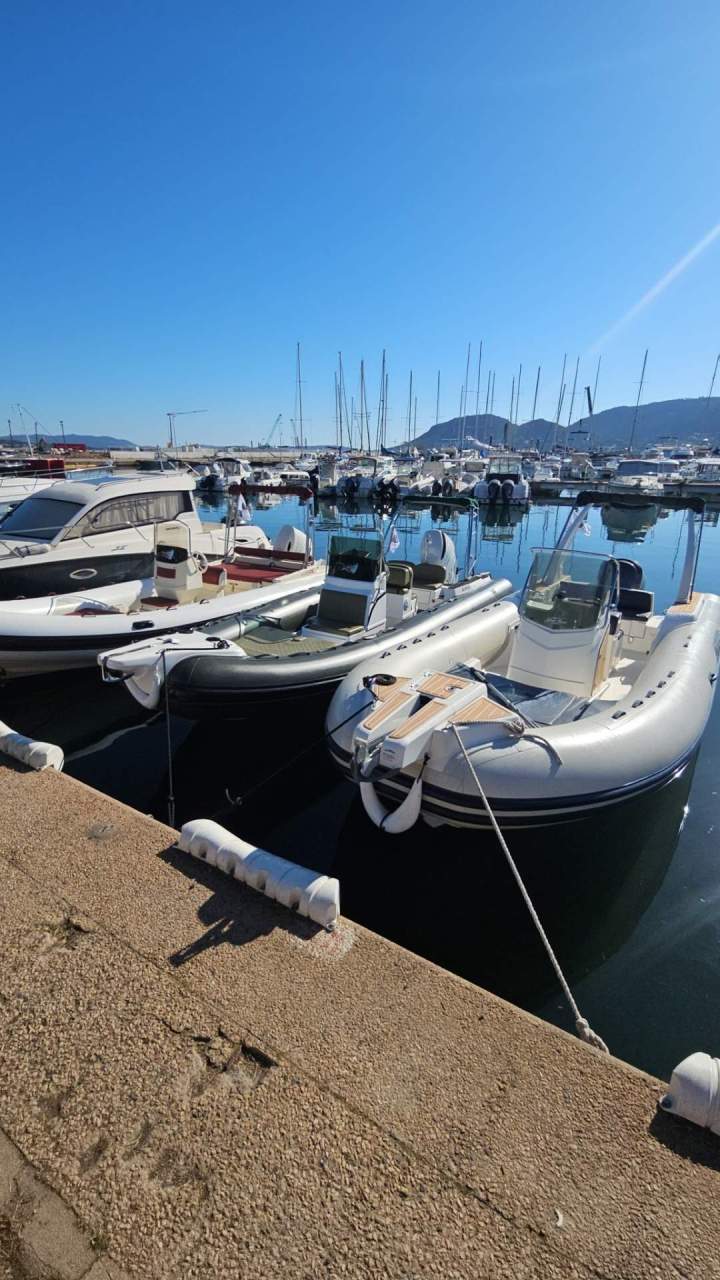 Location bateaux semi-rigides avec skipper, Propriano